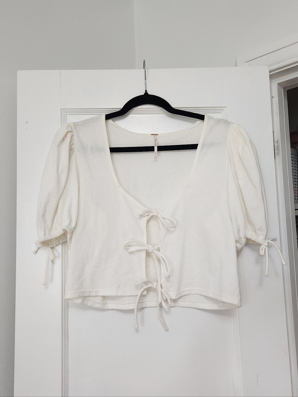 Free People Cream White Tie Front Top size medium